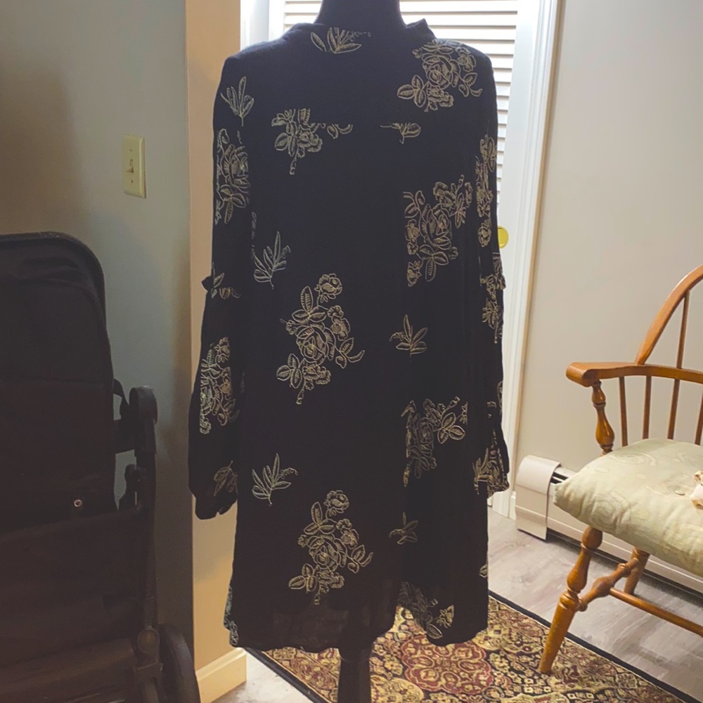 Lulus never worn black and white floral high neck dress
